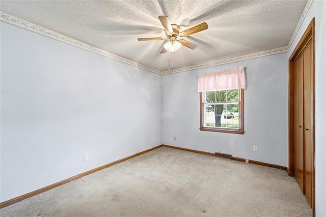105 SE Colony Drive, Lee's Summit, MO 64063