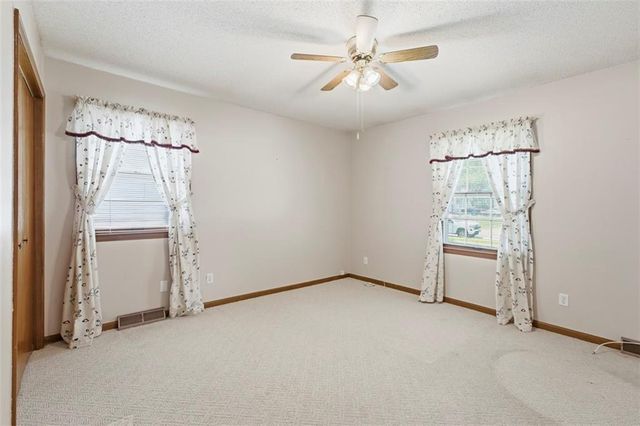 105 SE Colony Drive, Lee's Summit, MO 64063