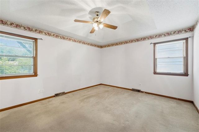 105 SE Colony Drive, Lee's Summit, MO 64063