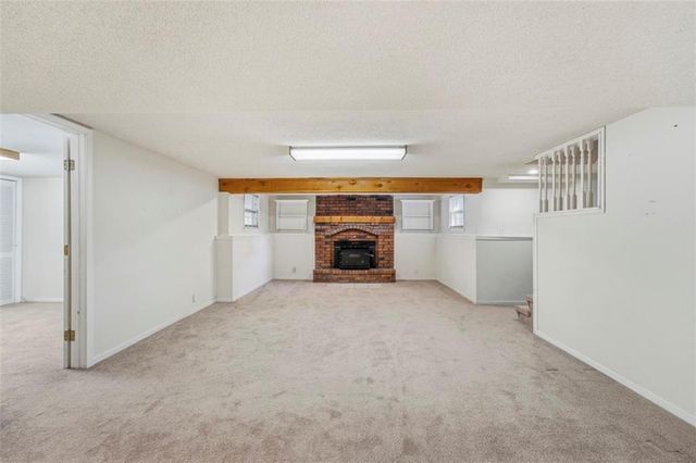 105 SE Colony Drive, Lee's Summit, MO 64063