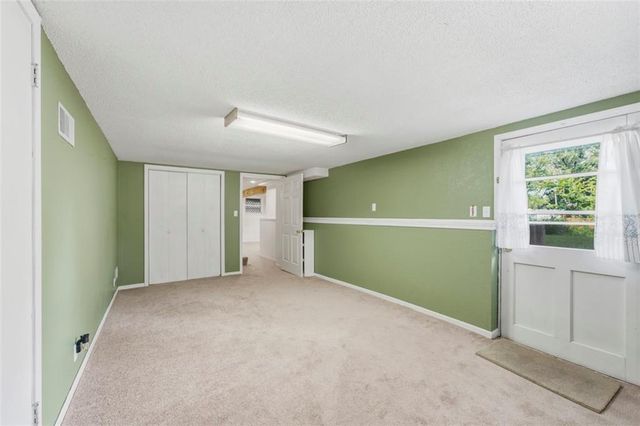 105 SE Colony Drive, Lee's Summit, MO 64063