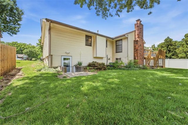 105 SE Colony Drive, Lee's Summit, MO 64063