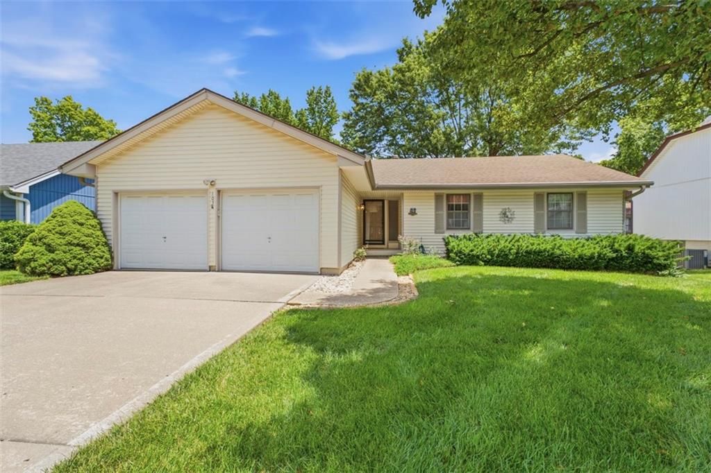 105 SE Colony Drive, Lee's Summit, MO 64063