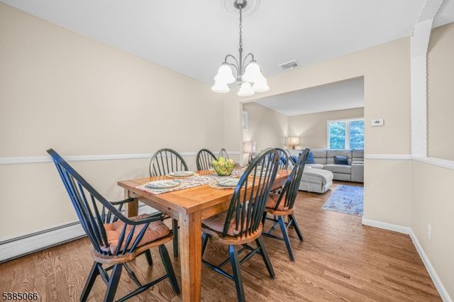 18 Juniper Ter, Ringwood Boro, NJ 07456