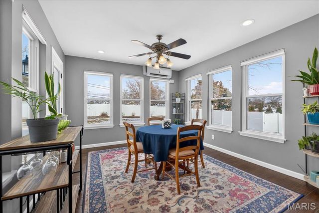 10520 Hackamore Lane, St Louis, MO 63128