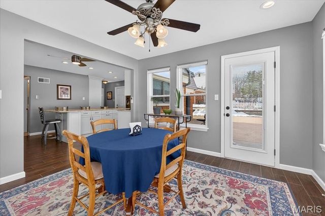 10520 Hackamore Lane, St Louis, MO 63128