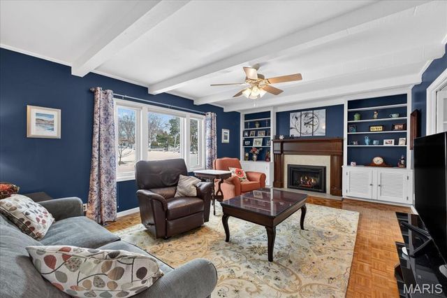 10520 Hackamore Lane, St Louis, MO 63128