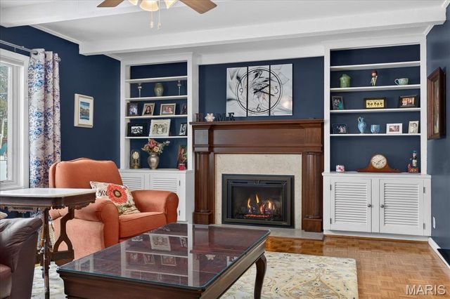 10520 Hackamore Lane, St Louis, MO 63128