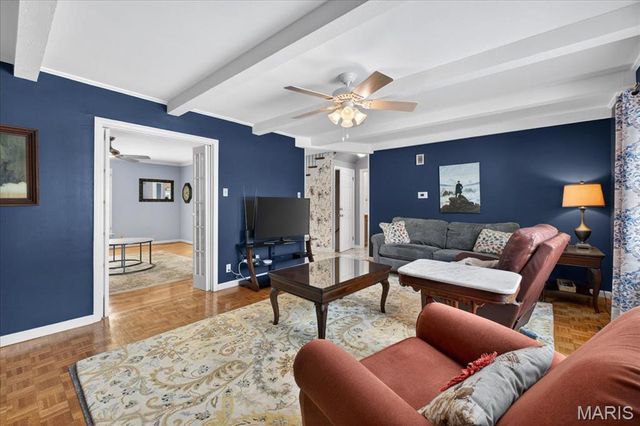 10520 Hackamore Lane, St Louis, MO 63128