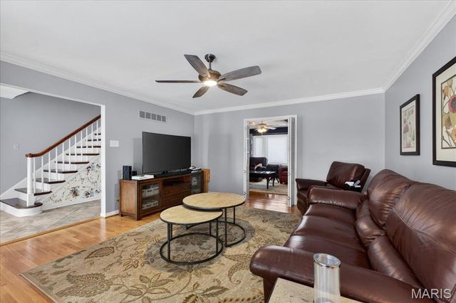 10520 Hackamore Lane, St Louis, MO 63128