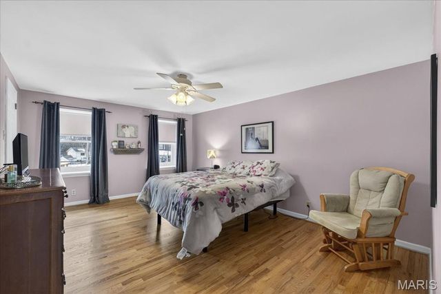 10520 Hackamore Lane, St Louis, MO 63128