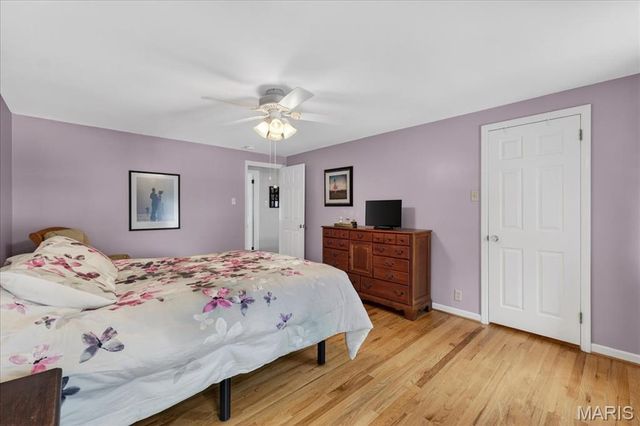 10520 Hackamore Lane, St Louis, MO 63128