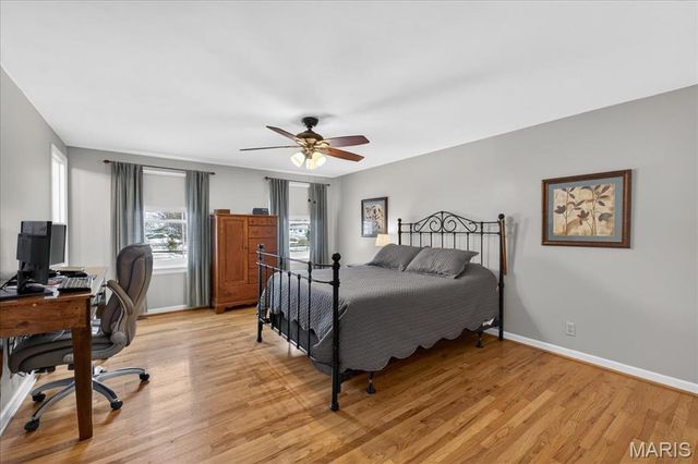 10520 Hackamore Lane, St Louis, MO 63128