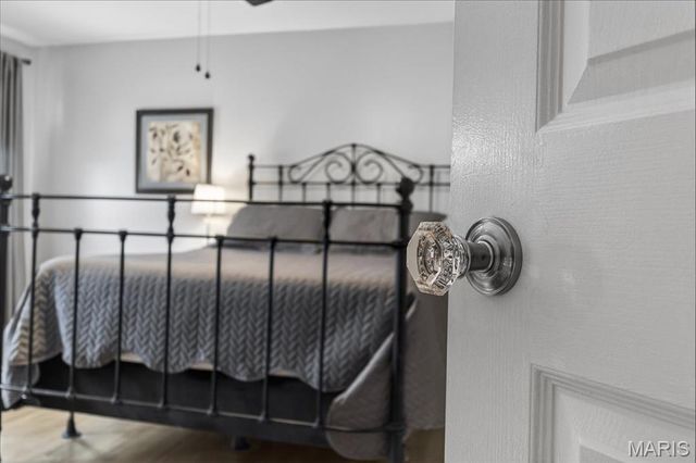 10520 Hackamore Lane, St Louis, MO 63128