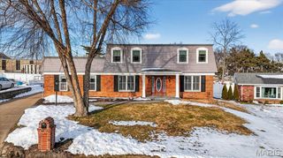 10520 Hackamore Lane, St Louis, MO 63128