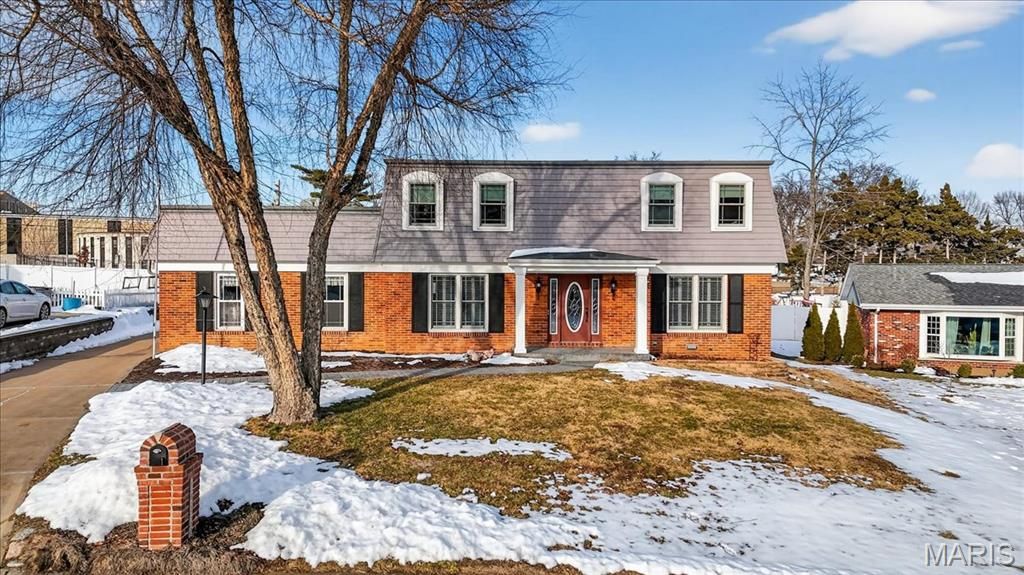 10520 Hackamore Lane, St Louis, MO 63128