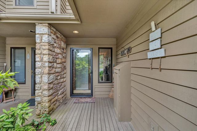 111 Fawn Haven LN, Huddleston, VA 24104