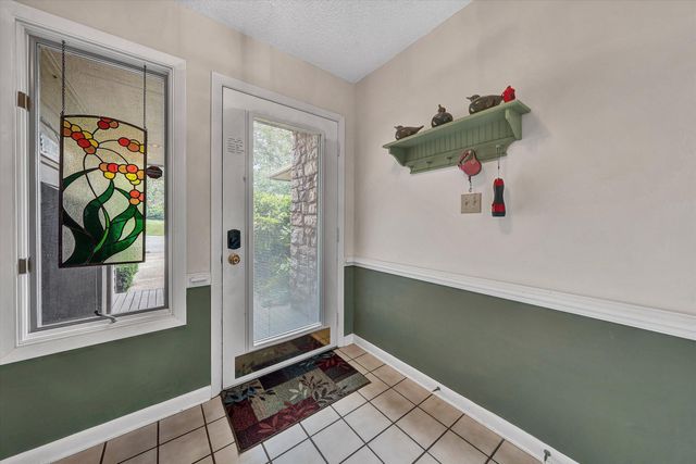 111 Fawn Haven LN, Huddleston, VA 24104