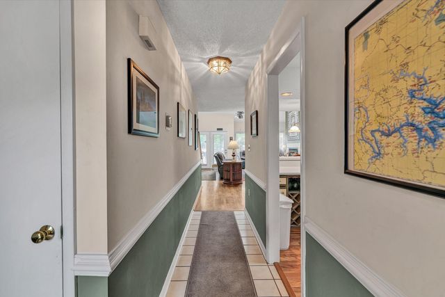 111 Fawn Haven LN, Huddleston, VA 24104