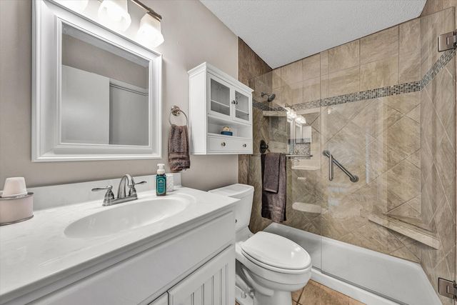 111 Fawn Haven LN, Huddleston, VA 24104