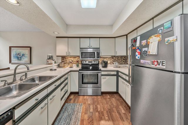 111 Fawn Haven LN, Huddleston, VA 24104