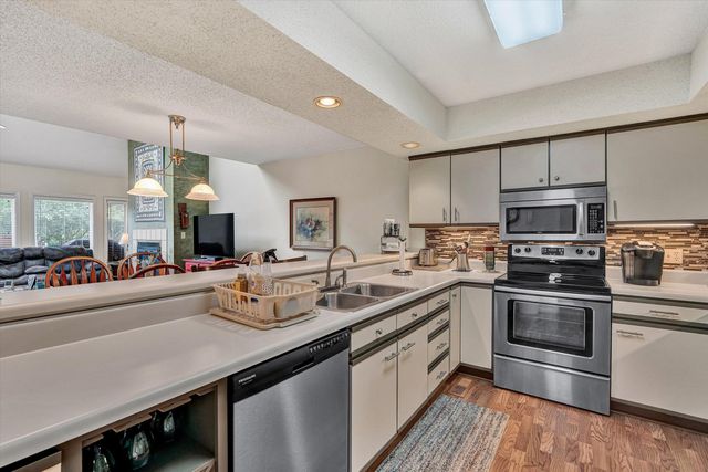 111 Fawn Haven LN, Huddleston, VA 24104