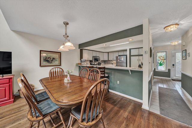111 Fawn Haven LN, Huddleston, VA 24104