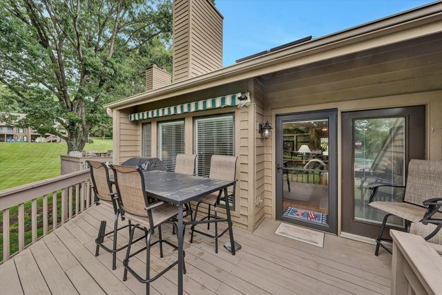 111 Fawn Haven LN, Huddleston, VA 24104