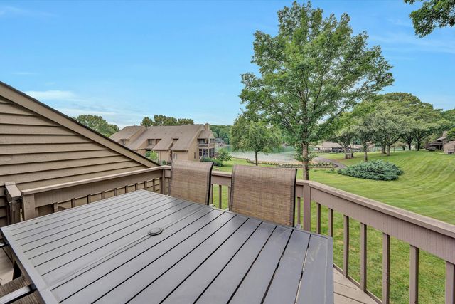 111 Fawn Haven LN, Huddleston, VA 24104