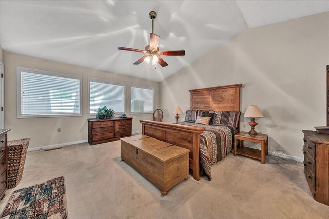 111 Fawn Haven LN, Huddleston, VA 24104