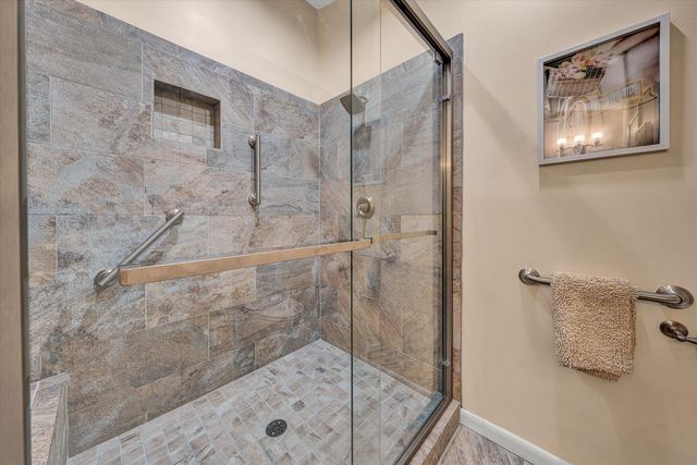 111 Fawn Haven LN, Huddleston, VA 24104