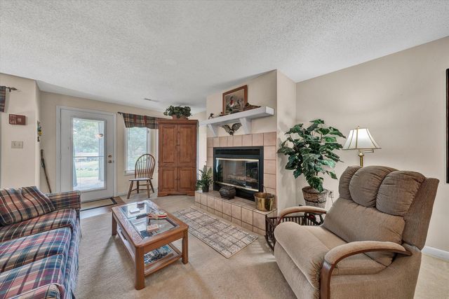 111 Fawn Haven LN, Huddleston, VA 24104