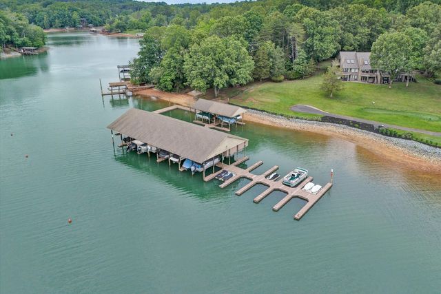 111 Fawn Haven LN, Huddleston, VA 24104