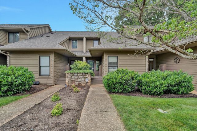 111 Fawn Haven LN, Huddleston, VA 24104