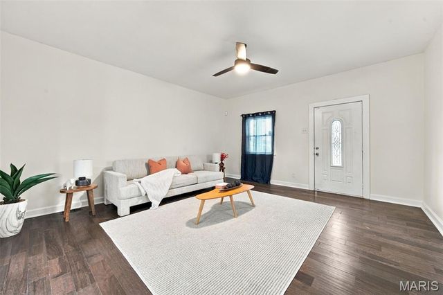 6121 Alabama Avenue, St Louis, MO 63111