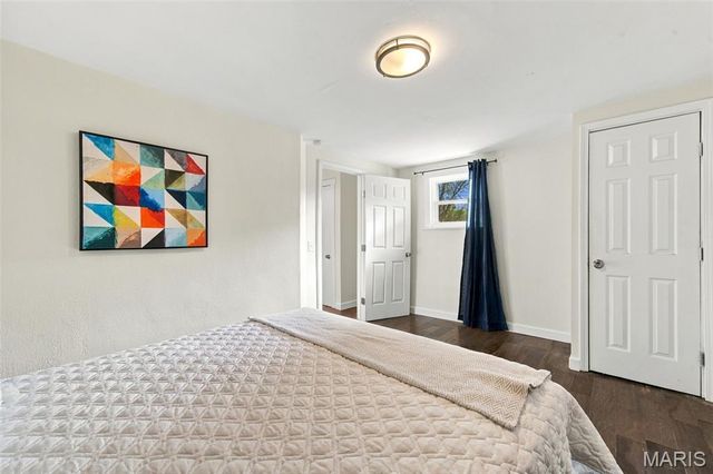 6121 Alabama Avenue, St Louis, MO 63111
