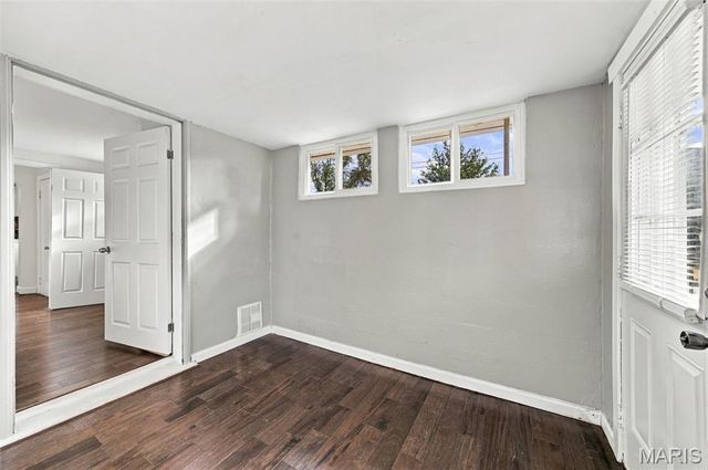 6121 Alabama Avenue, St Louis, MO 63111
