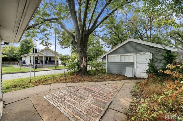 6121 Alabama Avenue, St Louis, MO 63111
