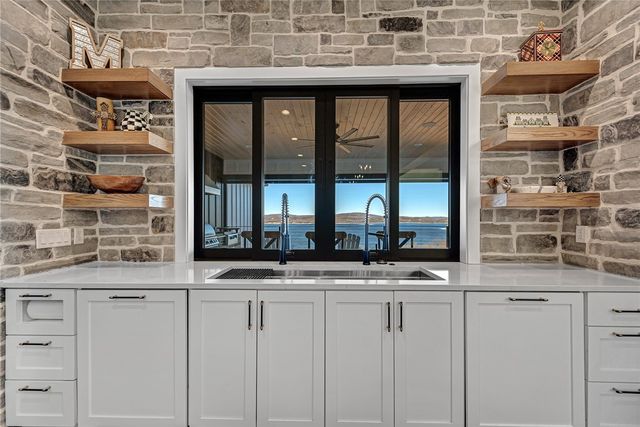 8837 Castleberry Way, Rogers, AR 72756