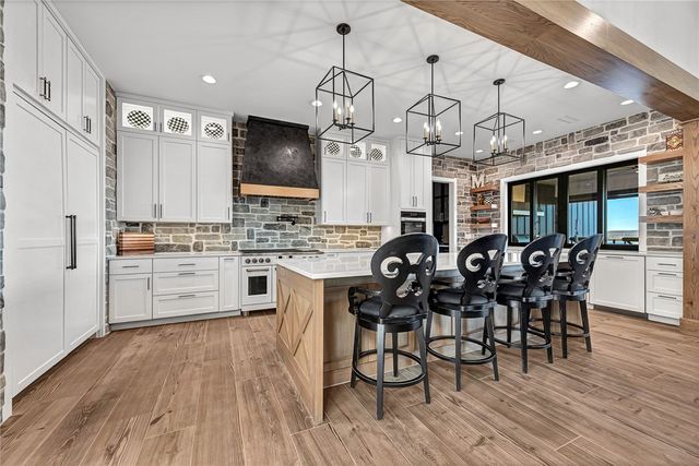 8837 Castleberry Way, Rogers, AR 72756