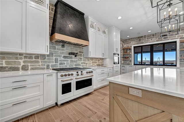 8837 Castleberry Way, Rogers, AR 72756