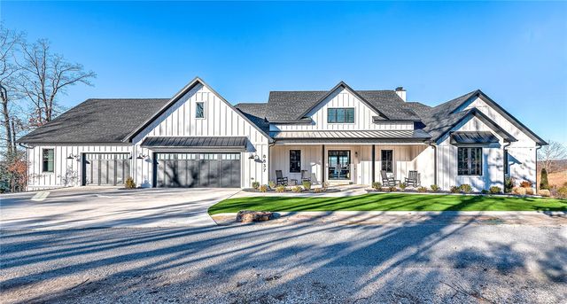 8837 Castleberry Way, Rogers, AR 72756