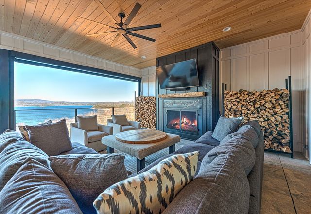 8837 Castleberry Way, Rogers, AR 72756