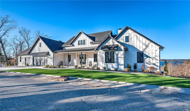 8837 Castleberry Way, Rogers, AR 72756