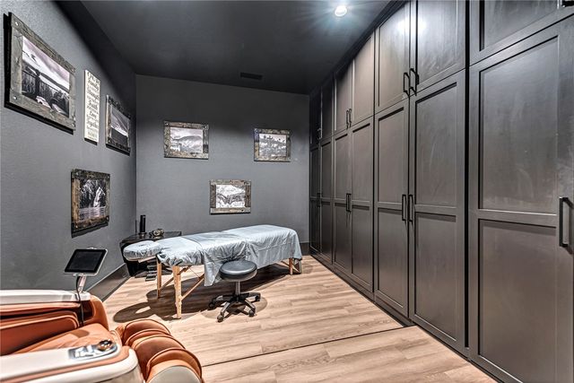 8837 Castleberry Way, Rogers, AR 72756