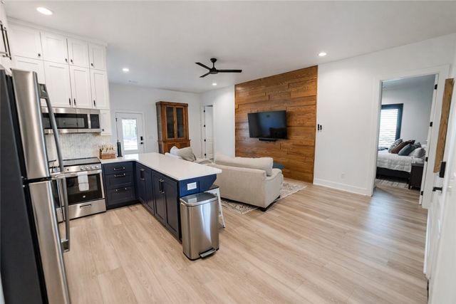 8837 Castleberry Way, Rogers, AR 72756