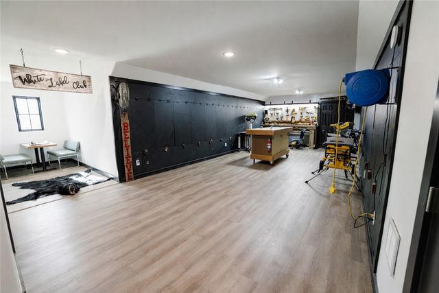 8837 Castleberry Way, Rogers, AR 72756