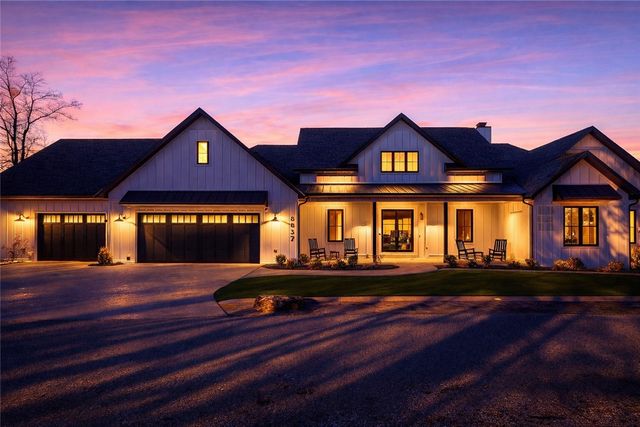 8837 Castleberry Way, Rogers, AR 72756