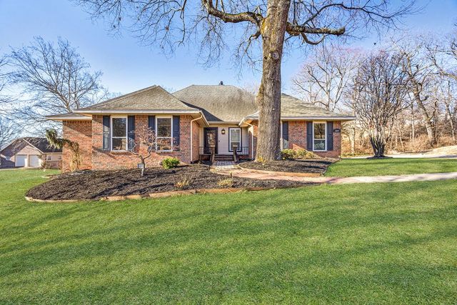 12017 Red Oak Drive, Fayetteville, AR 72704