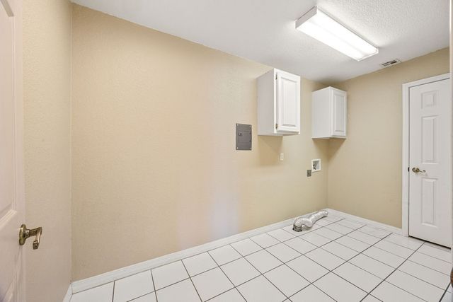 12017 Red Oak Drive, Fayetteville, AR 72704